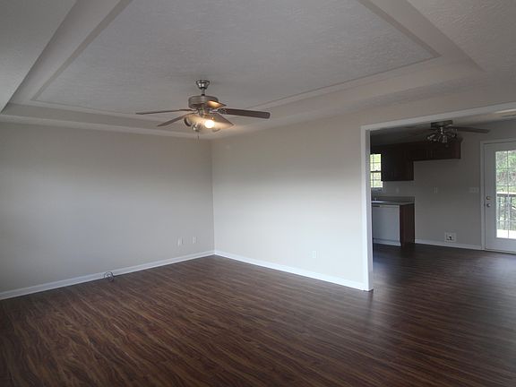 4th image of 181 Meadow Park Ct