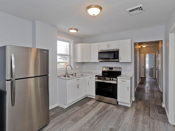 3rd image of 64 Thompson St