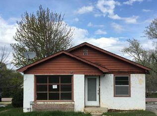 542 W 8th St, Winner, SD 57580