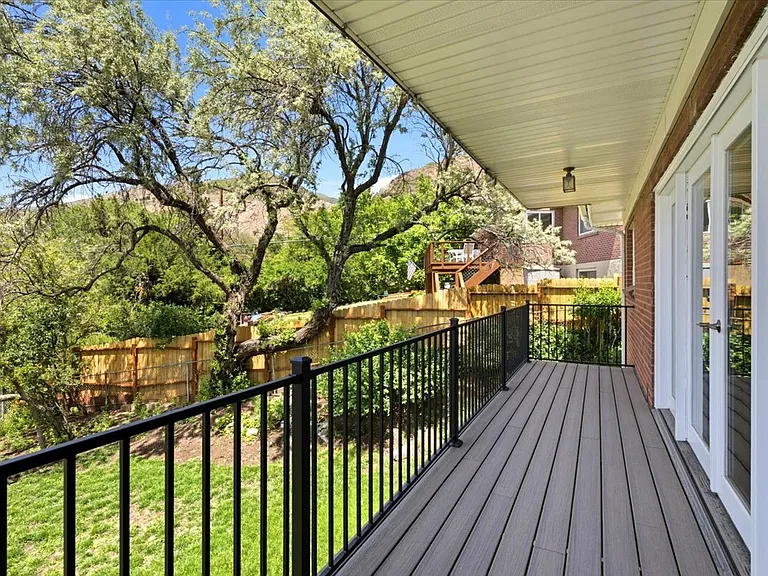 3036 S Sequoia Dr — Photo 8