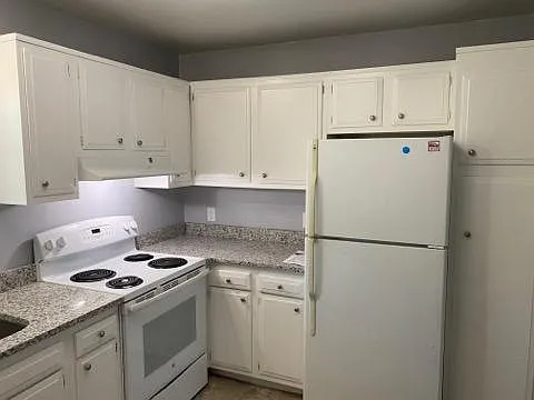 4030 Forest Hill Ave — Photo 4