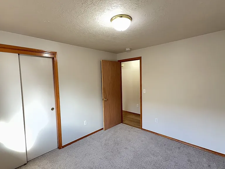 4449 Samantha Ct NE — Photo 14