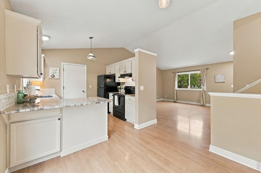3349 Hickok Dr