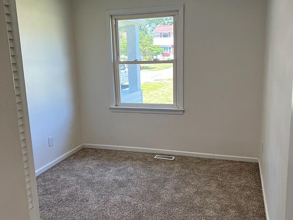 5th image of 480 Bayridge Blvd