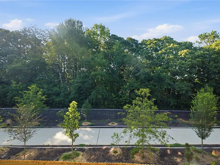 865 Commonwealth Ave SE — Photo 33