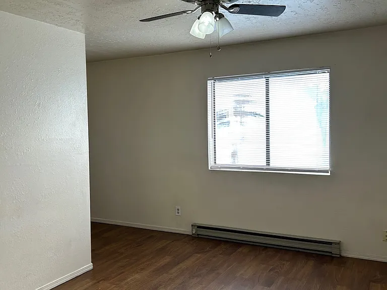 3512 Wellesley Dr NE #C — Photo 4
