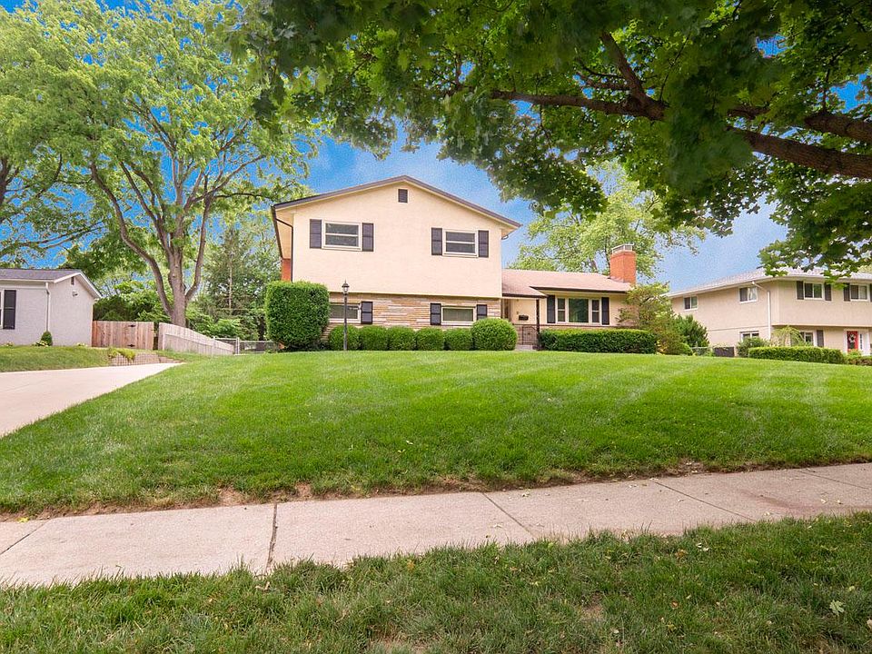 1st image of 2865 Pickwick Dr