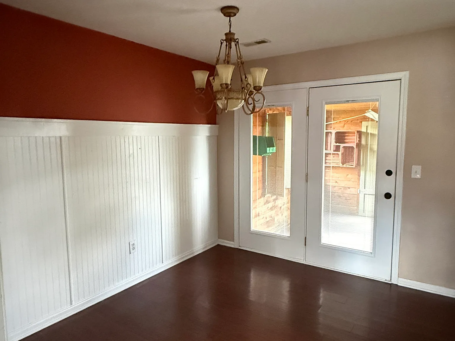 4 bed, 2.5 bath, 1452 sqft, $2,000 — Photo 3