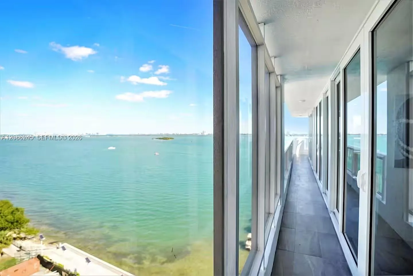 Venetia Condo — Photo 3