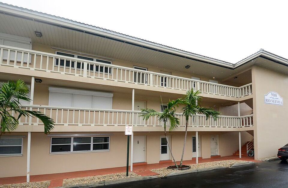1st image of 900 SW 12th St APT 304
