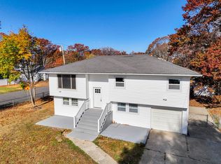 55 Glenmalure St, Amityville, NY 11701
