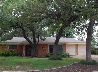 829 Patti Dr, Bedford, TX 76022