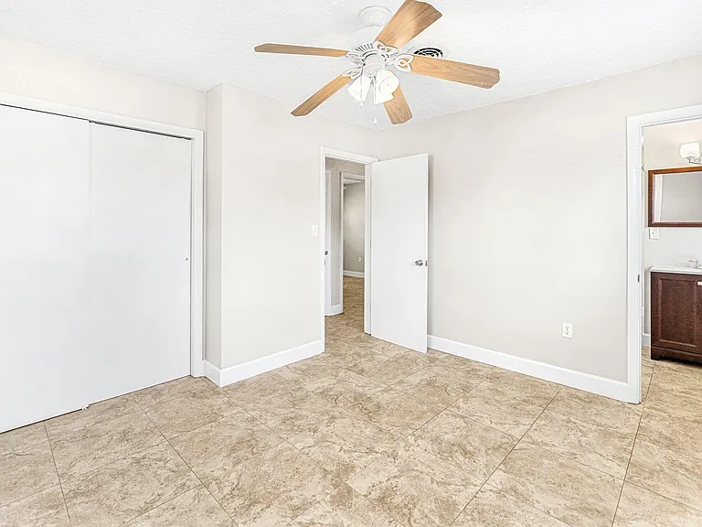 406 N Neptune Dr — Photo 18