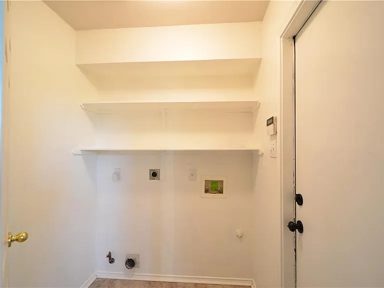 8322 Alvin High Ln — Photo 14