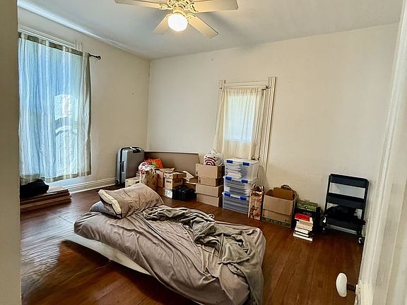 5th image of 320 S Jackson St