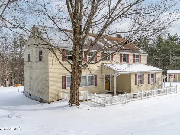 92 Derbyshire Road, Feura Bush, NY 12067