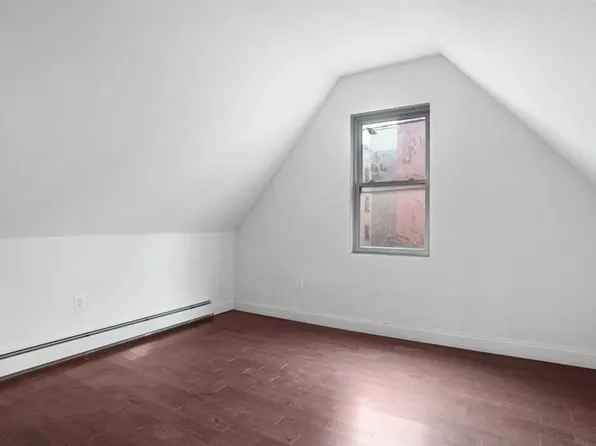 1823 Anthony Avenue image 18 of 31