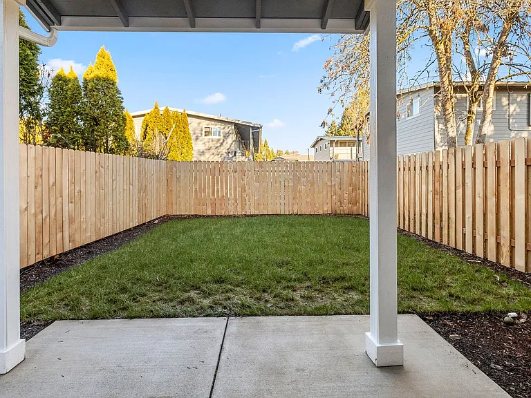 230 & 232 W Clay St — Photo 14