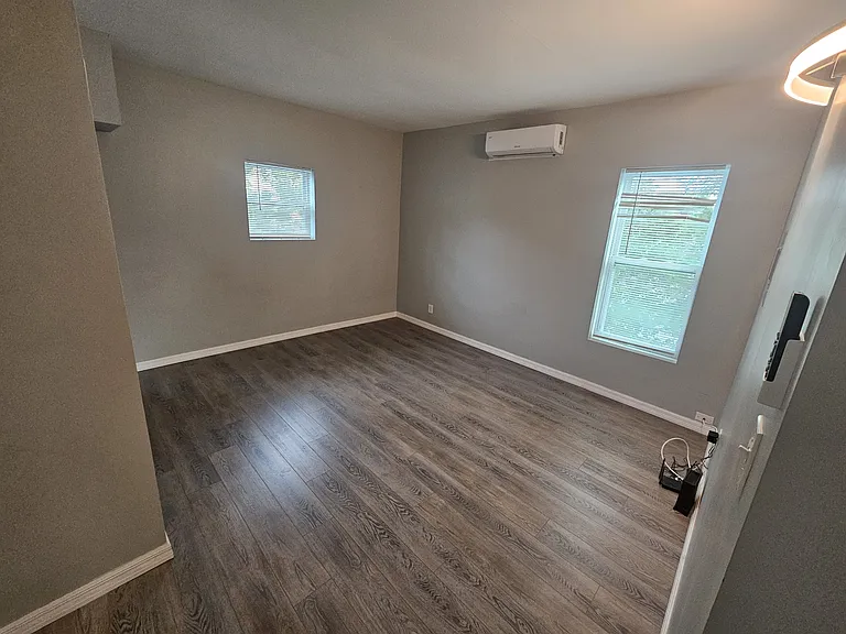 306 Turner St — Photo 25