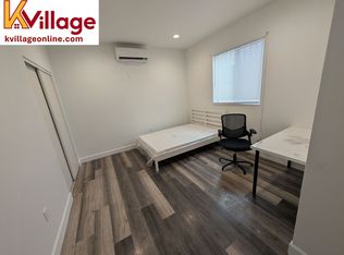 1567 W 36th St #1, Los Angeles, CA 90018