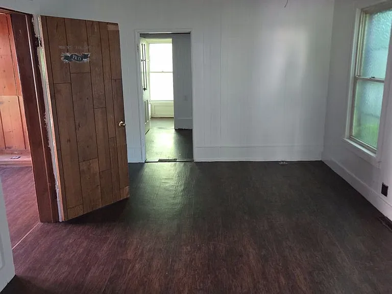730 E McClure Ave — Photo 11