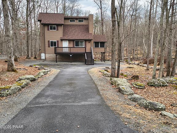 3rd image of 136 Rainbow Dr