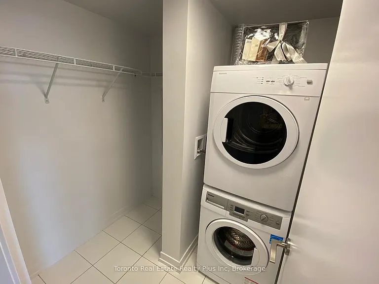 125 Redpath Ave #1111 — Photo 32