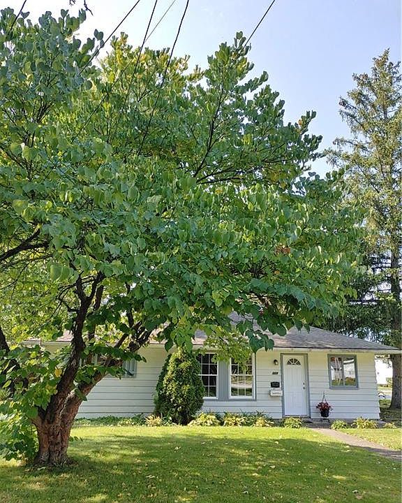 1st image of 389 Walnut Dr