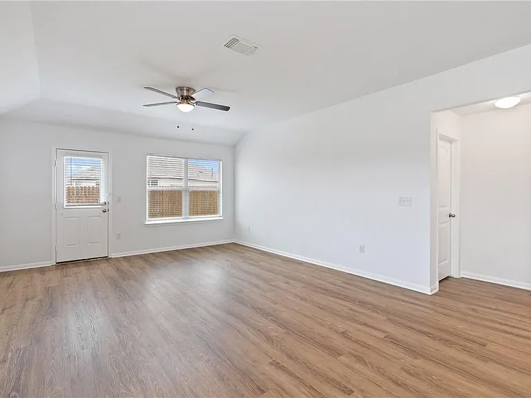 3415 Tilmon Ln — Photo 8