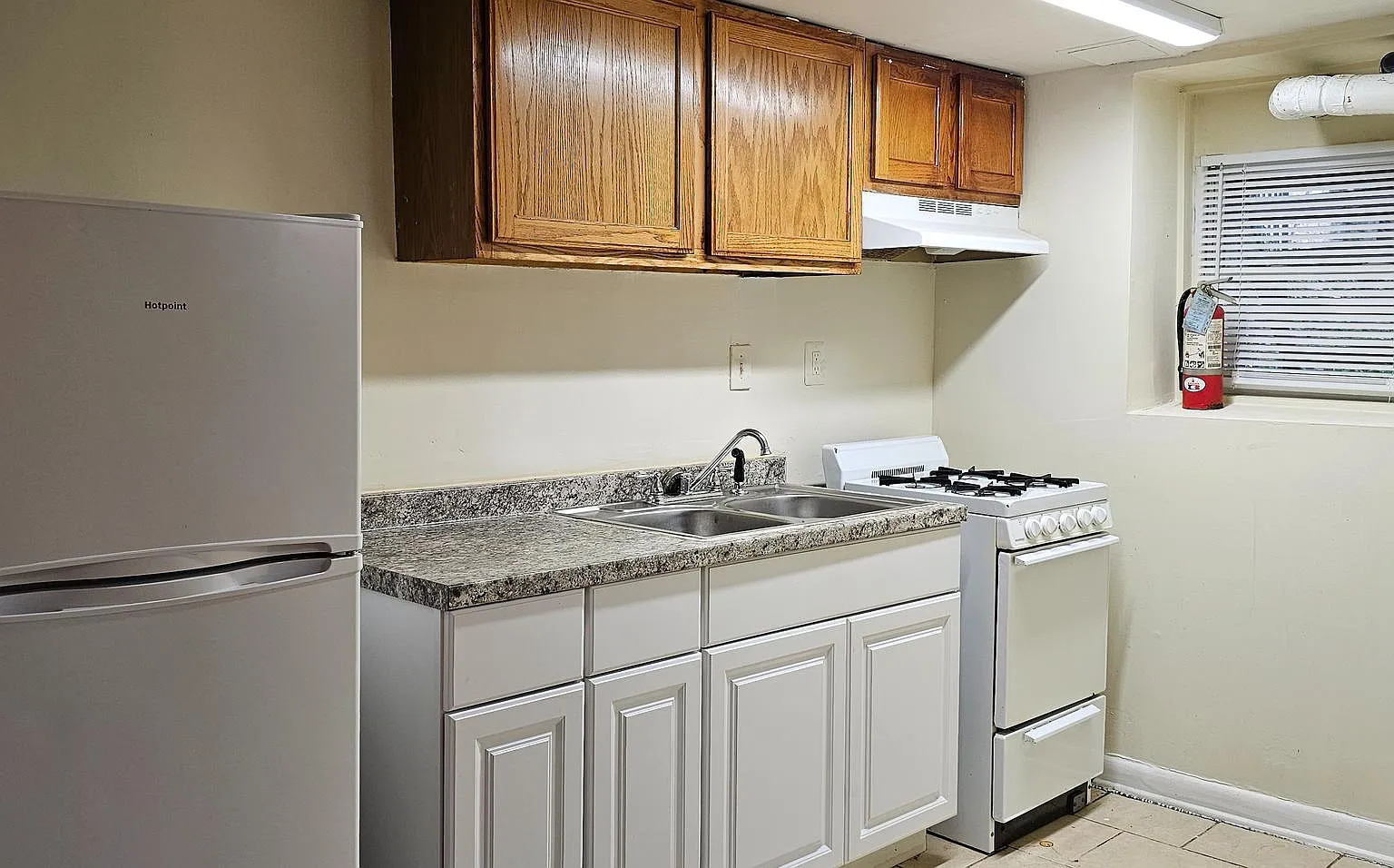 1 bed, 700 sqft, $1,300 — Photo 3