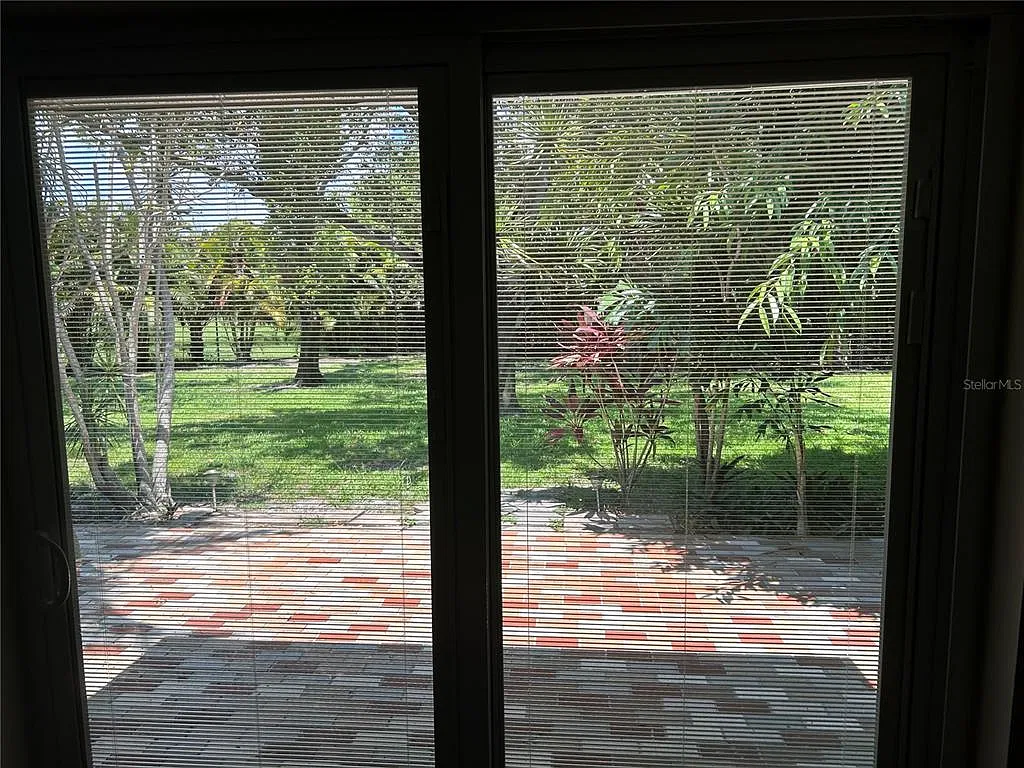 3 bed, 2.0 bath, 1250 sqft, $2,995 — Photo 4