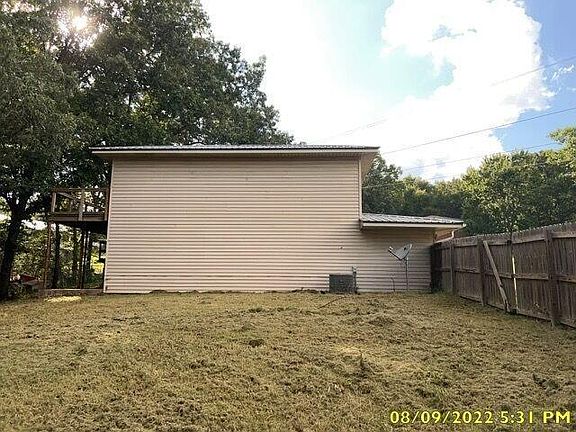 2nd image of 17 Lance St