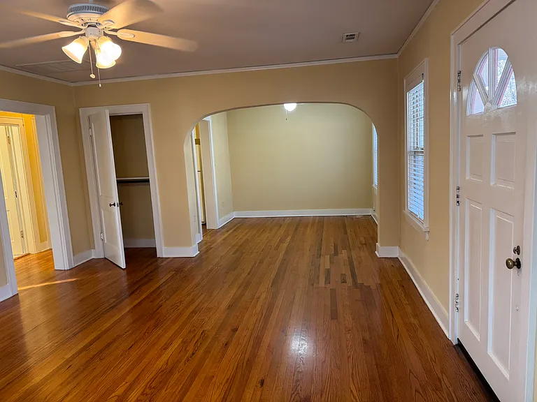 427 E Johnson St — Photo 5