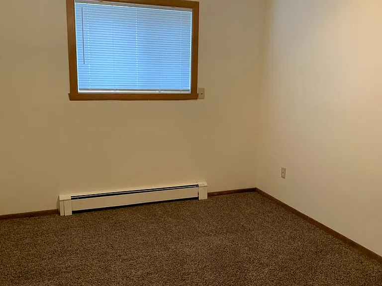 Cottonwood Apartments — Photo 32