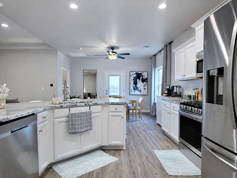 3406 Charleston St — Photo 9