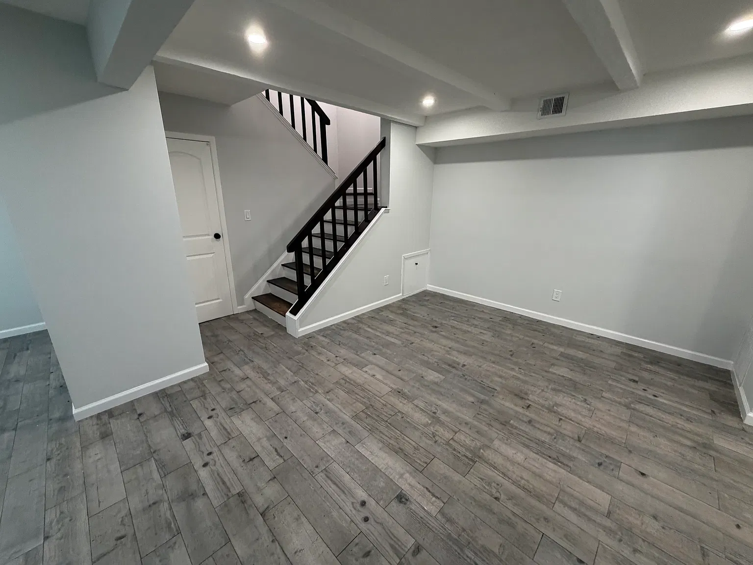 3 bed, 1.5 bath, 1313 sqft, $3,995 — Photo 3