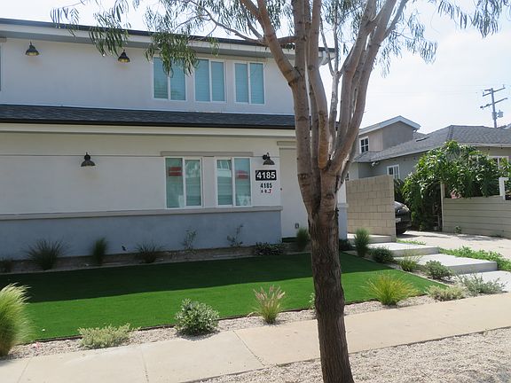 This townhouse is on a beautiful quiet street. Lovely neighbors property.