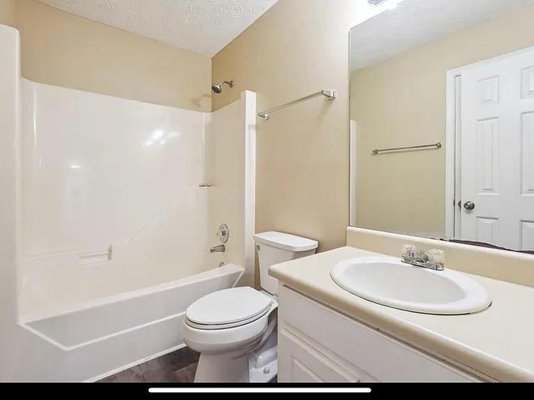 Mill Pointe Cv — Photo 9