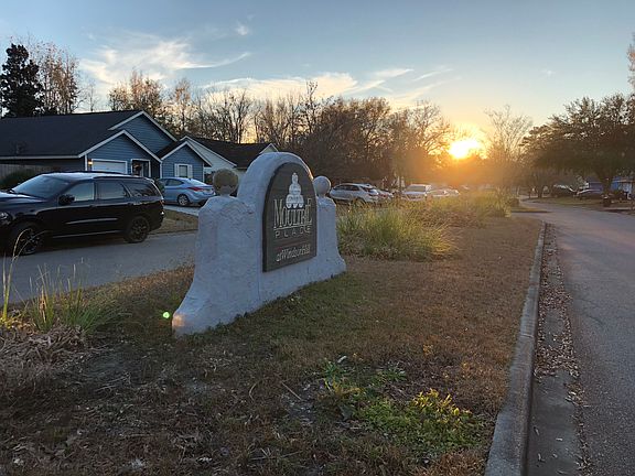 Moultrie Place