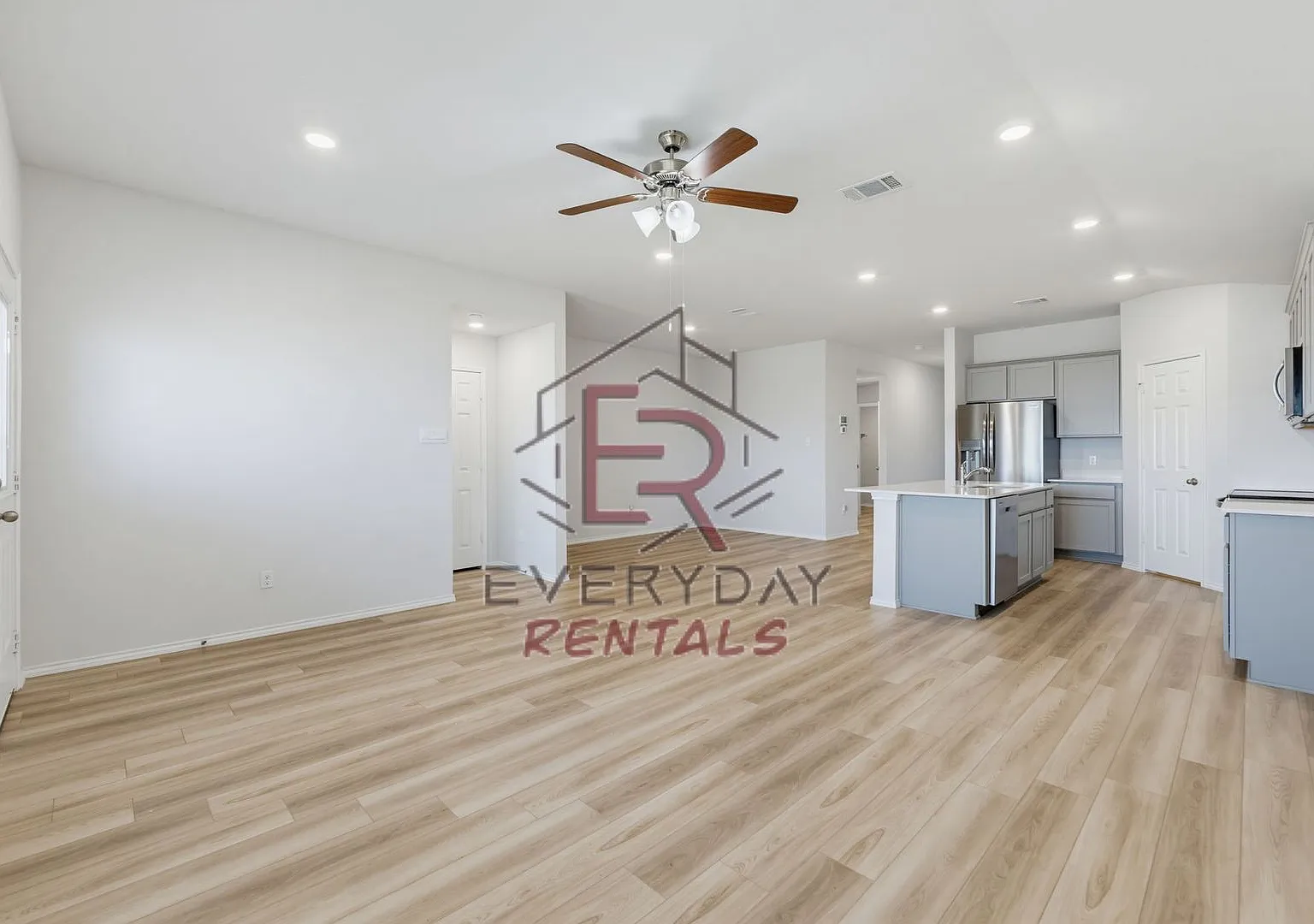 Stunning 4 bedroom in Yowell Ranch — Photo 4