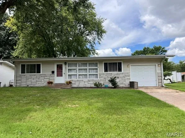 195 Grenoble Ln, Florissant, MO 63033