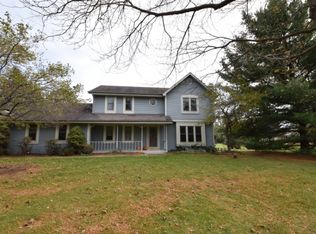 S83W32851 N Oak Tree Ct, Mukwonago, WI 53149