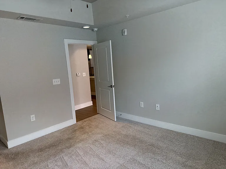 915 Glenwood Apartments on the Beltline — Photo 187