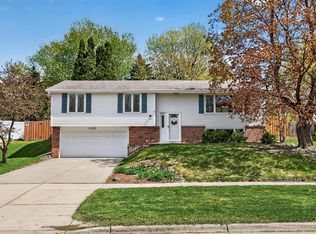 11213 River Hills Dr, Burnsville, MN 55337