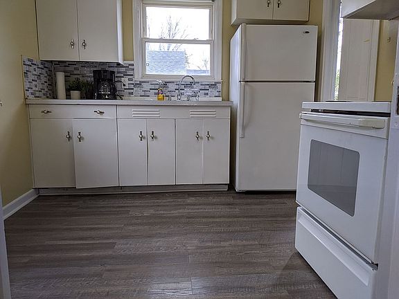 4th image of 1125 Woodbine Ave