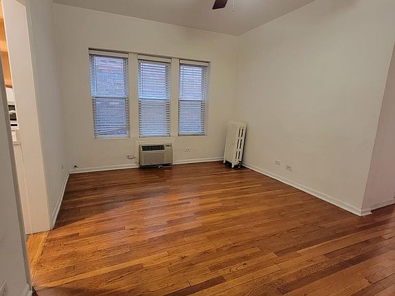 2nd image of 507 W Deming Pl APT 3N