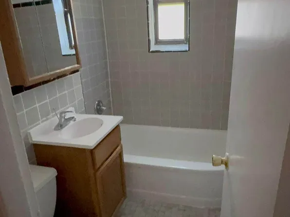 118-65 Metropolitan Avenue image 3 of 4