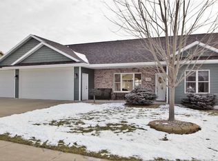 121 Sunny Meadows Dr, Kaukauna, WI 54130