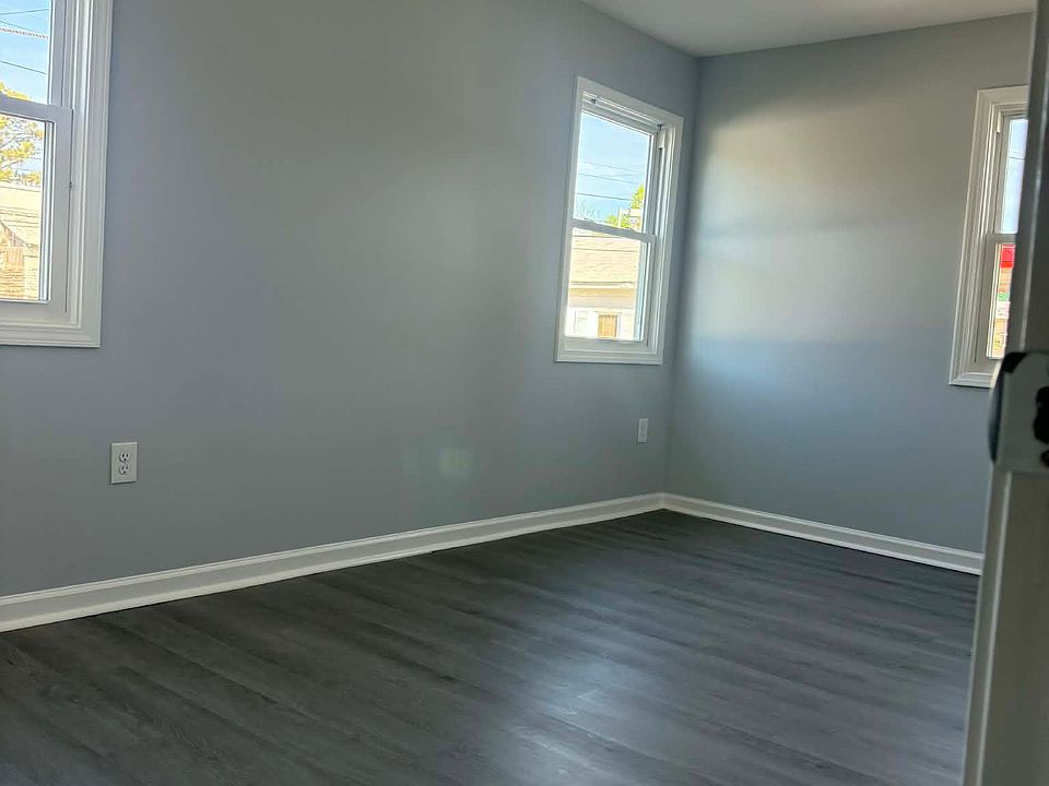 1st image of 1626 9th St SE APT B