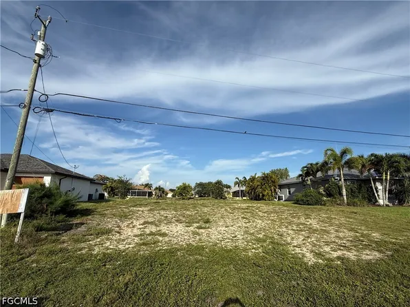 3009 SW 11th Pl, Cape Coral, FL 33914